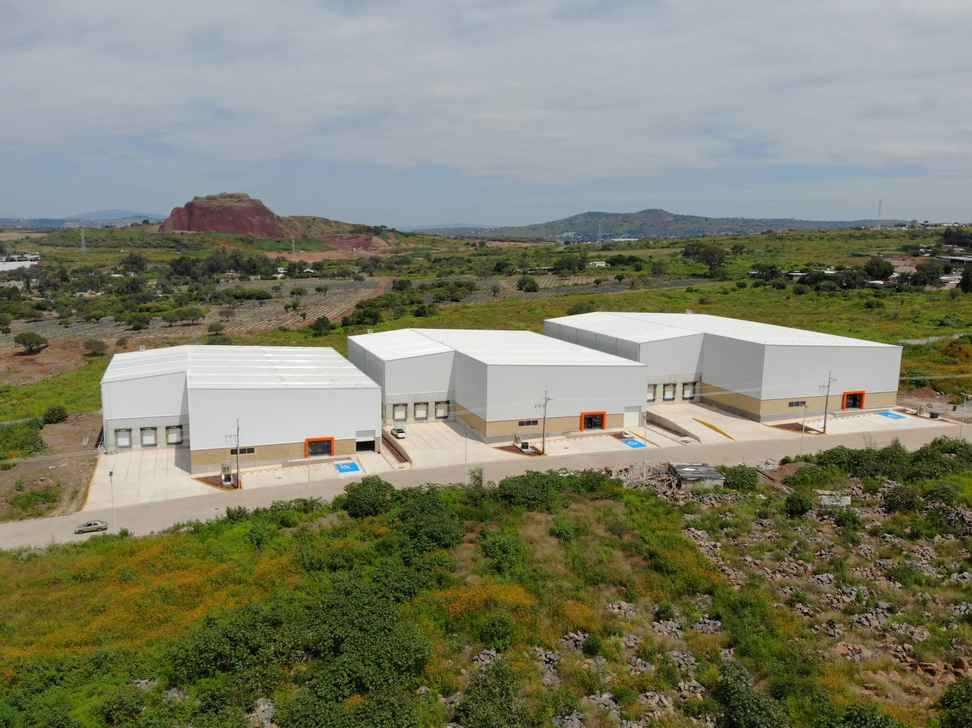 Naves Cimeg 5, 6 y 7 · Industrial